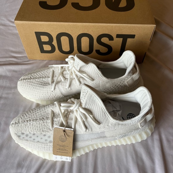 🆕Yeezy Adidas Boost 350 V2 Bone - Picture 4 of 8